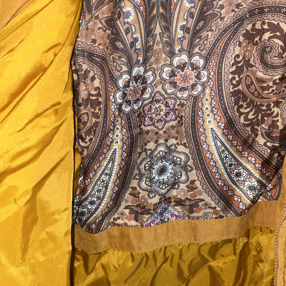 🪿Adorable Vintage 70’s inspired coat! - Picture 3 of 13